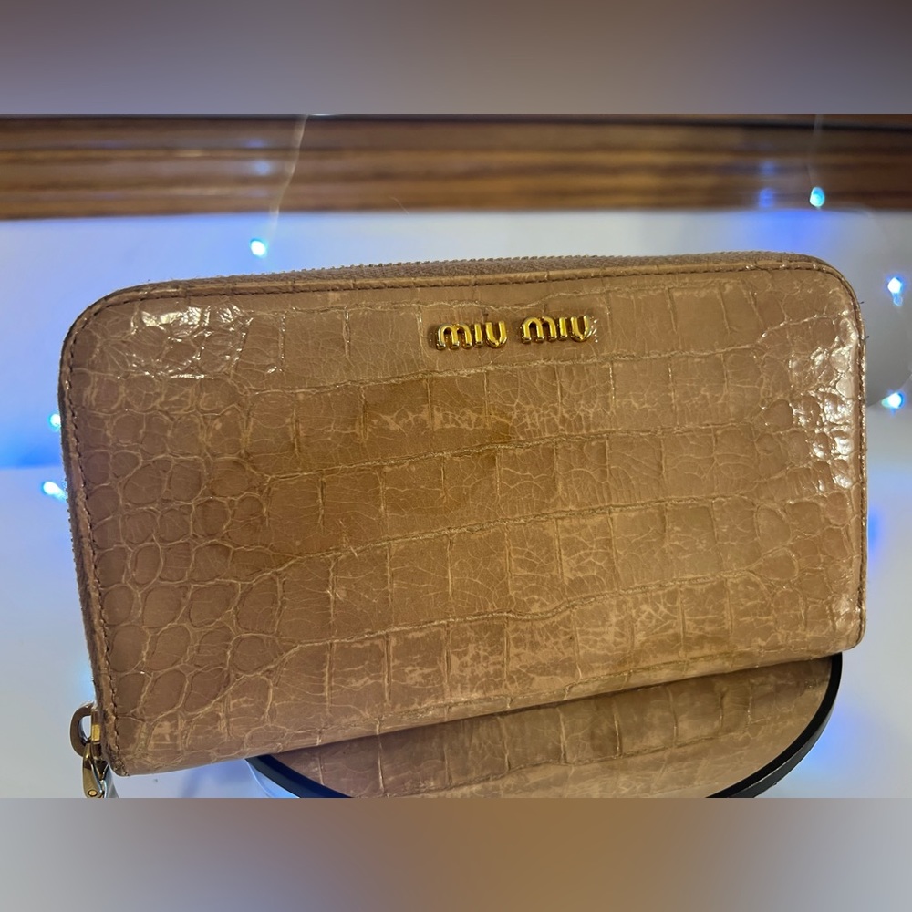 Miu Miu zippy wallet